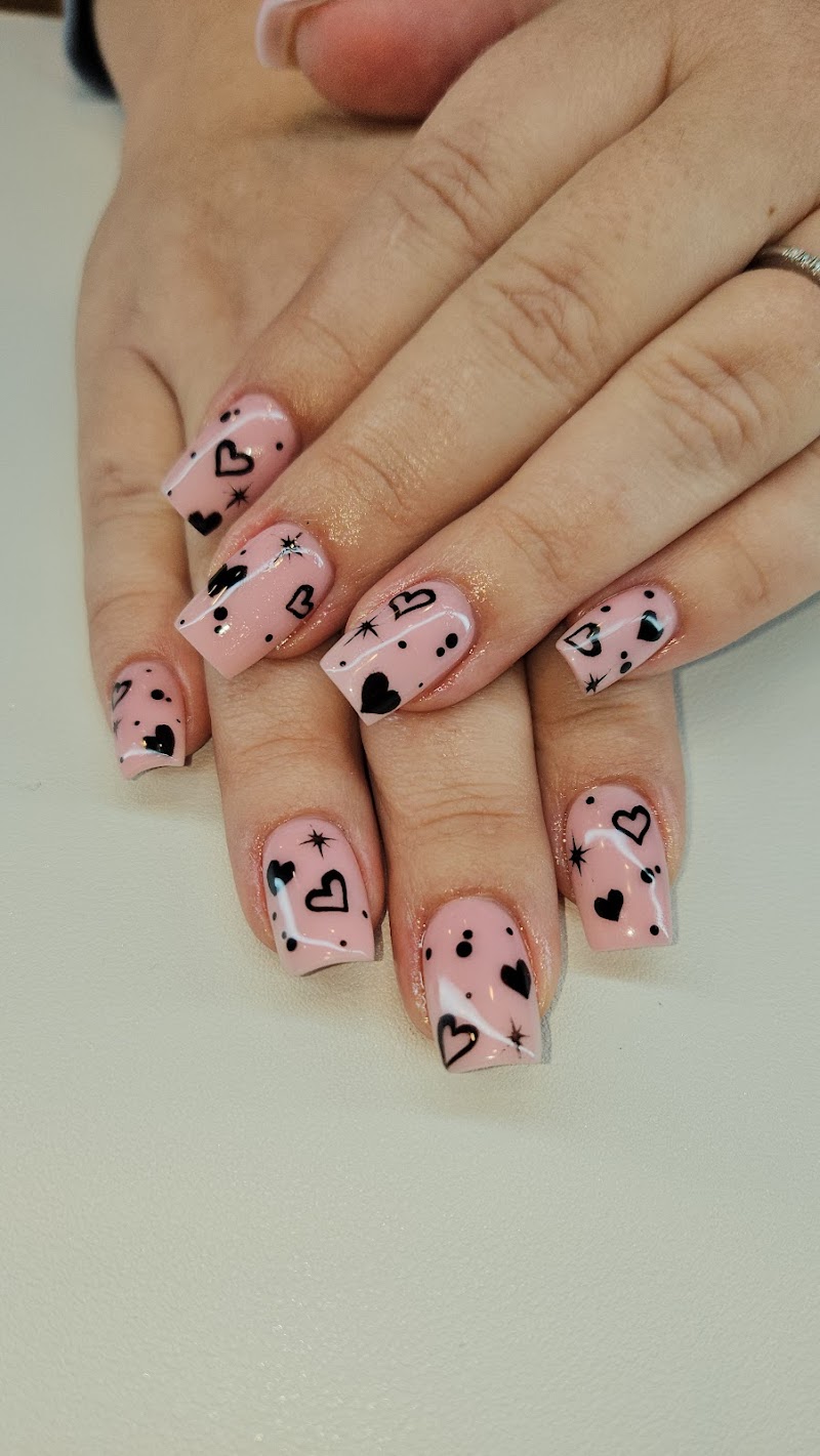 Nail artistry at Simplicity